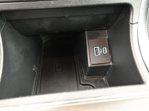 Used 2024 Ford Edge Titanium image 31