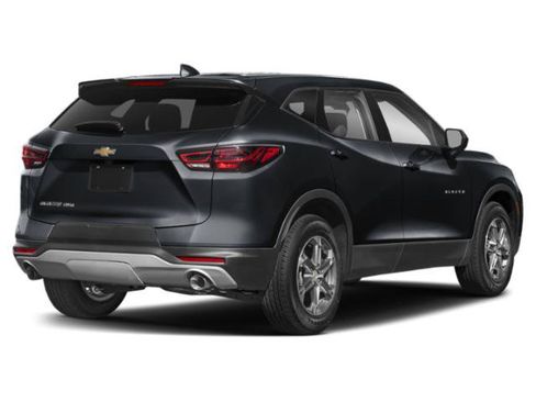 Used 2024 Chevrolet Blazer LT AWD/4WD image 2