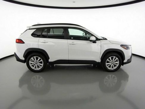 Certified 2024 Toyota Corolla Cross LE image 4