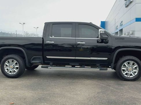 Certified 2024 Chevrolet Silverado 2500 High Country image 9