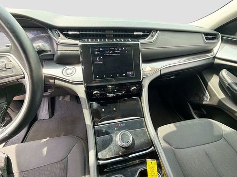 Used 2022 Jeep Grand Cherokee L Laredo w/ Luxury Tech Group I AWD/4WD image 28