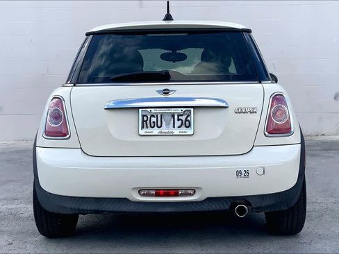 Used 2011 MINI Cooper Hardtop image 6