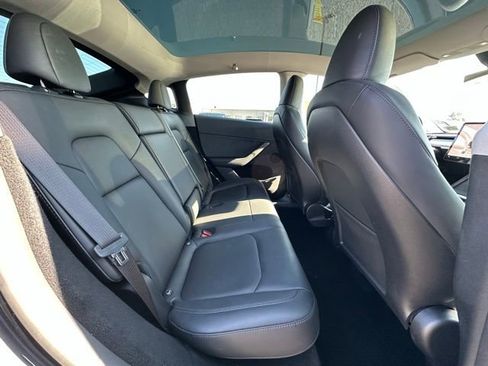 Used 2024 Tesla Model Y Long Range image 29