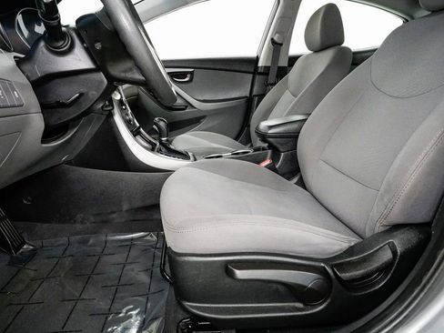 Used 2014 Hyundai Elantra SE image 9
