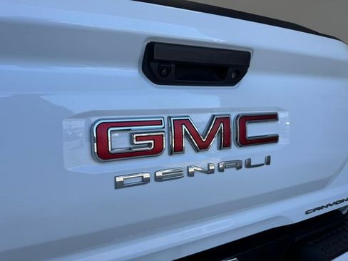 Used 2023 GMC Canyon Denali image 35
