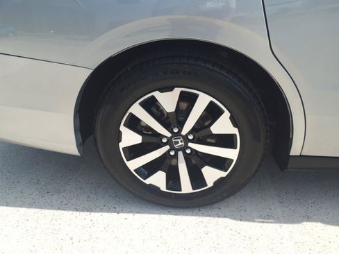 Used 2025 Honda Odyssey EX-L image 6