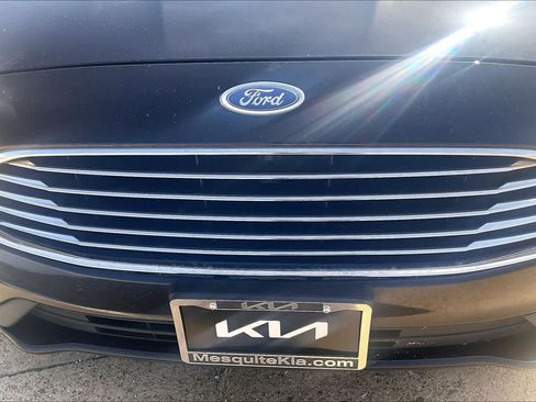 Used 2020 Ford Fusion SE FWD image 32