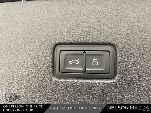 Used 2019 Audi Q8 Premium Plus w/ Premium Plus image 37