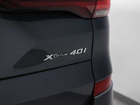 Used 2022 BMW X5 xDrive40i w/ M Sport Package AWD/4WD image 14
