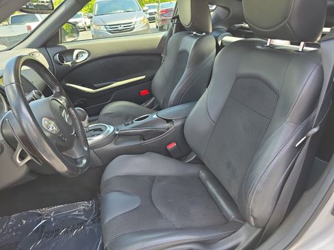 Used 2020 Nissan 370Z Touring Sport image 11