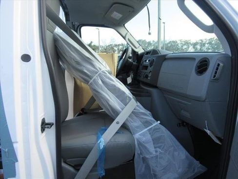 New 2024 Ford E-450 and Econoline 450 Super Duty w/ Power Windows & Locks Group image 9