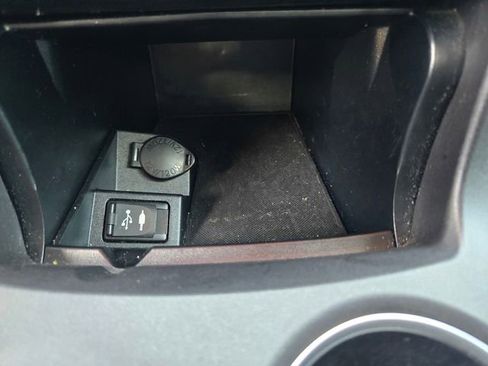 Used 2015 Toyota Camry SE image 16