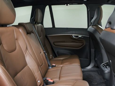 Certified 2024 Volvo XC90 B6 Ultimate w/ Protection Package Premier AWD/4WD image 28