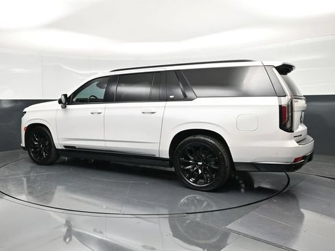 Used 2023 Cadillac Escalade ESV Sport Platinum w/ LPO, ONYX Package AWD/4WD image 10