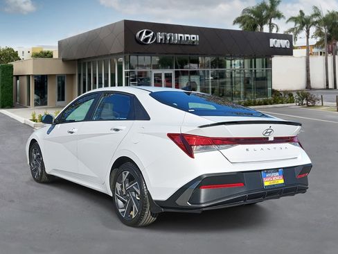Certified 2025 Hyundai Elantra Sport image 5