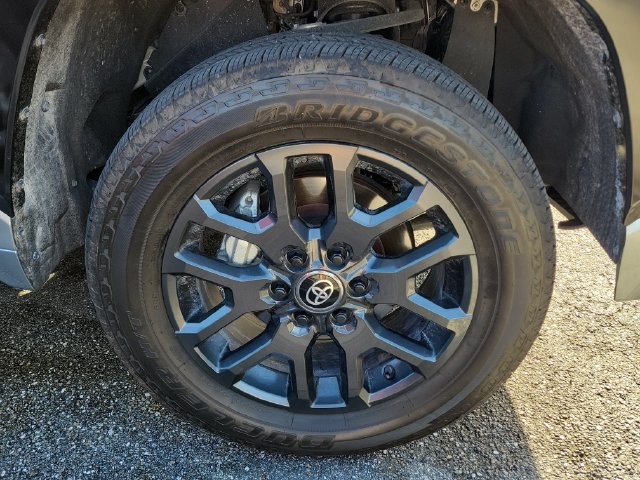 Used 2025 Toyota Tundra Platinum AWD/4WD image 4