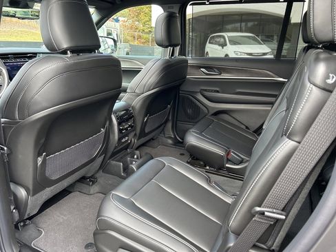 New 2025 Jeep Grand Cherokee L Limited w/ Luxury Tech Group II image 21