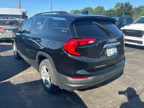Used 2018 GMC Terrain SLE w/ Driver Convenience Package FWD image 2