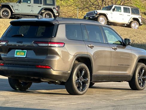 Used 2021 Jeep Grand Cherokee L Laredo image 4