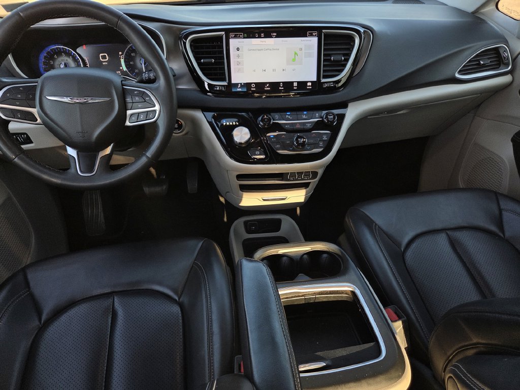 Used 2023 Chrysler Pacifica Touring-L FWD image 29