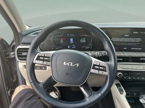 Used 2023 Kia Telluride EX w/ EX Captain's Chair Package FWD image 11