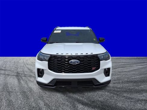 Certified 2025 Ford Explorer ST AWD/4WD image 9