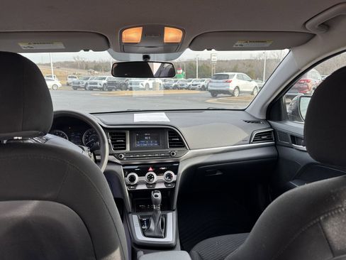 Used 2019 Hyundai Elantra SE w/ Cargo Package image 10