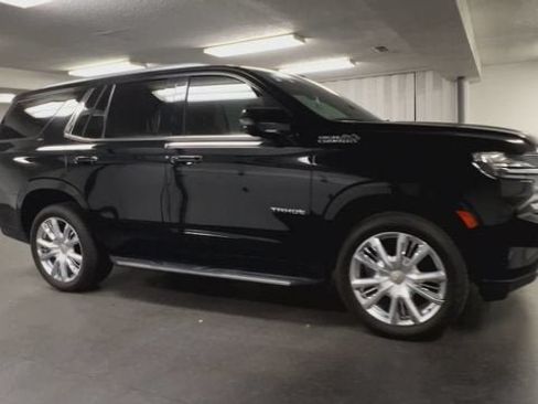 Used 2022 Chevrolet Tahoe High Country AWD/4WD image 2