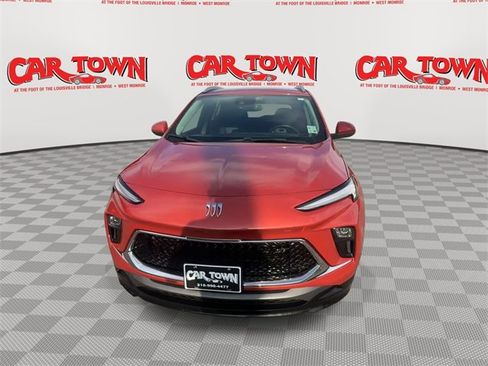 Used 2024 Buick Encore GX Sport Touring image 3
