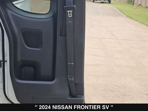 Used 2024 Nissan Frontier SV w/ SV Convenience Package RWD image 19