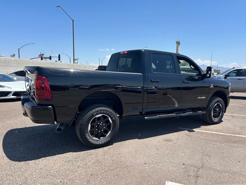 Used 2025 RAM 2500 Laramie AWD/4WD image 4