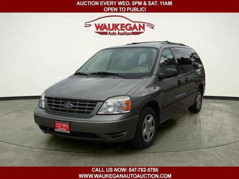 Used 2004 Ford Freestar SE FWD image 1