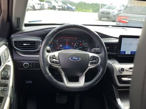 Used 2023 Ford Explorer XLT w/ Equipment Group 202A AWD/4WD image 11