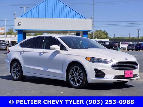 Used 2019 Ford Fusion SEL image 1