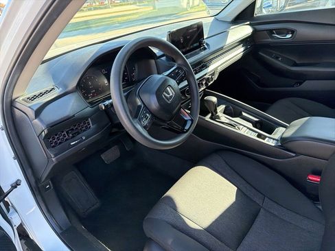 Used 2025 Honda Accord LX image 9