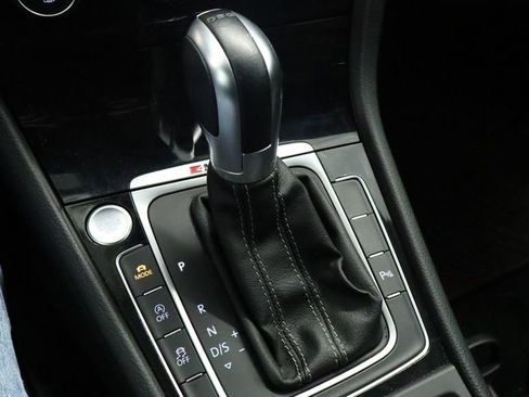 Used 2019 Volkswagen Golf R 4-Door image 30