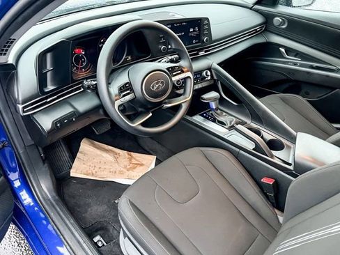 Certified 2023 Hyundai Elantra SEL image 13