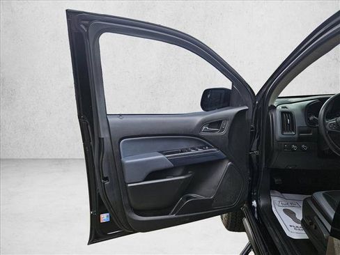 Used 2018 Chevrolet Colorado Z71 AWD/4WD image 10