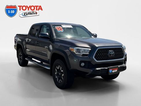 Certified 2018 Toyota Tacoma TRD Off-Road w/ Technology Package AWD/4WD image 7