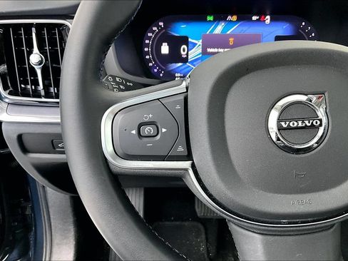 Used 2025 Volvo S60 B5 Core FWD image 23
