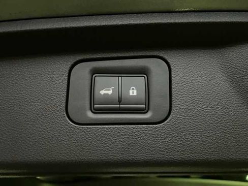 New 2025 Nissan Armada SL image 18