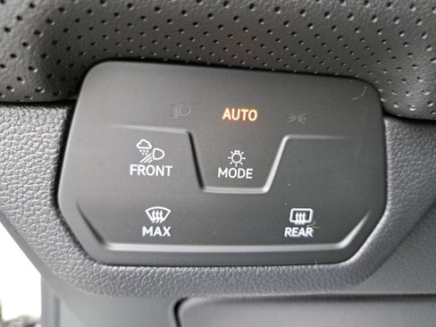 New 2026 Volkswagen Atlas Cross Sport SE FWD image 25