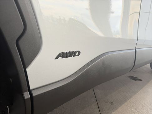 Certified 2024 Toyota Corolla Cross SE image 40