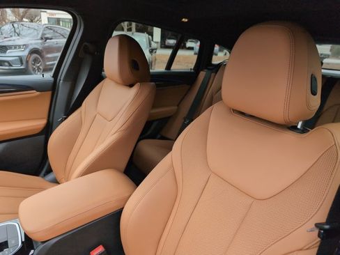 Used 2024 BMW X4 M40i image 10