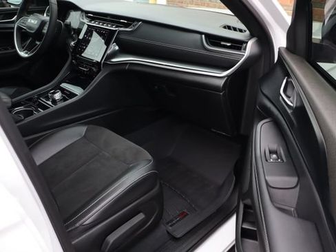 Used 2023 Jeep Grand Cherokee Altitude AWD/4WD image 45