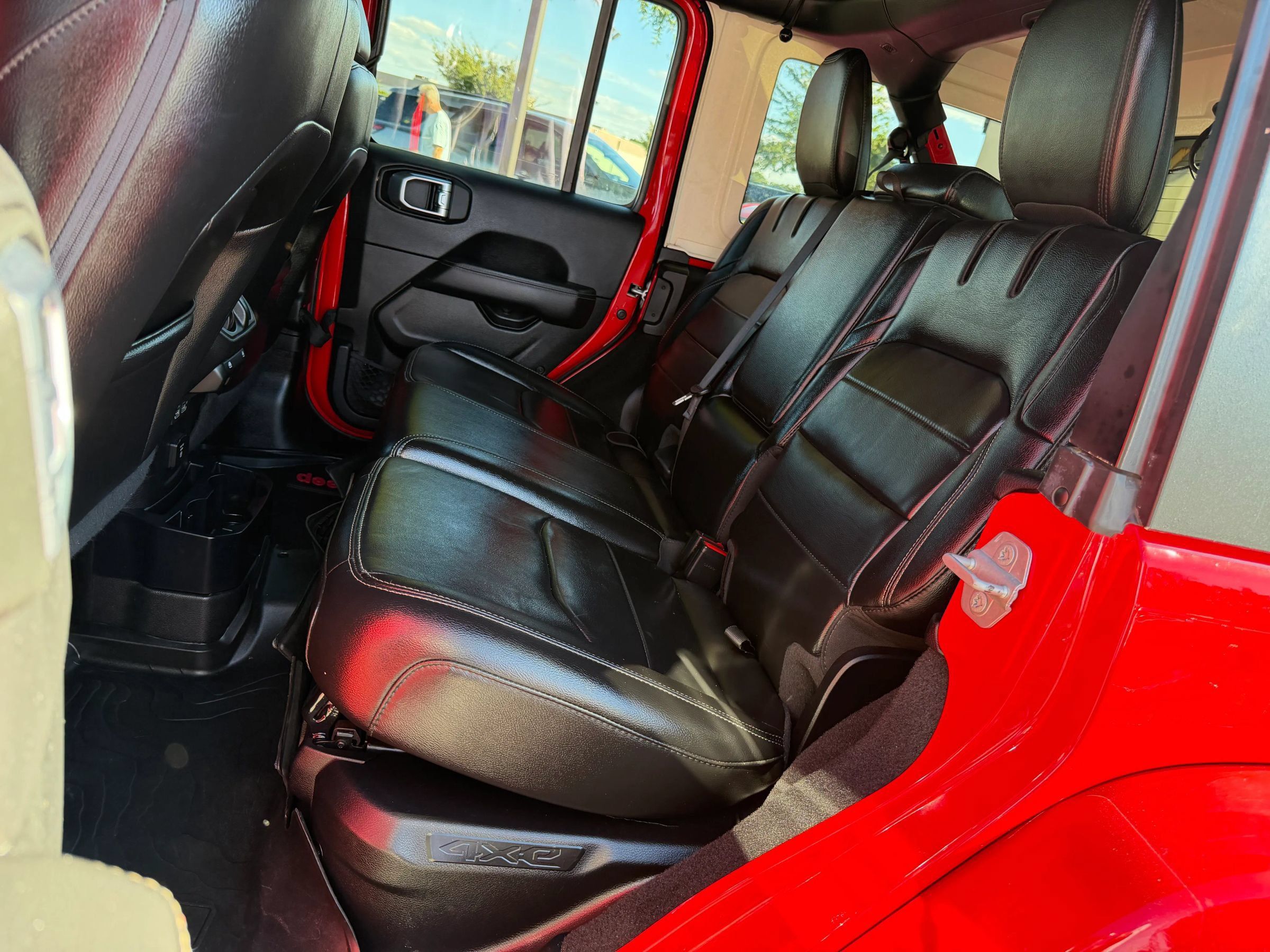 Used 2021 Jeep Wrangler Unlimited Sahara w/ Cold Weather Group AWD/4WD image 13