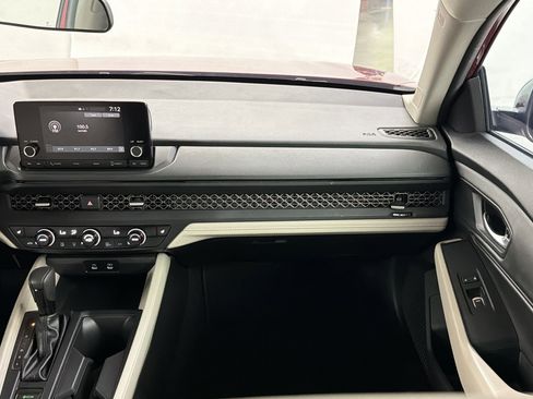 Certified 2025 Honda Accord SE image 28