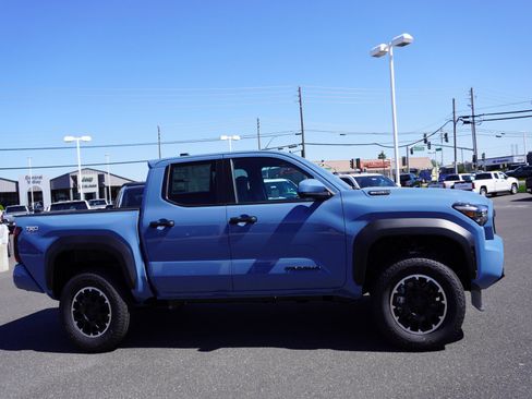 New 2026 Toyota Tacoma TRD Off-Road AWD/4WD image 4