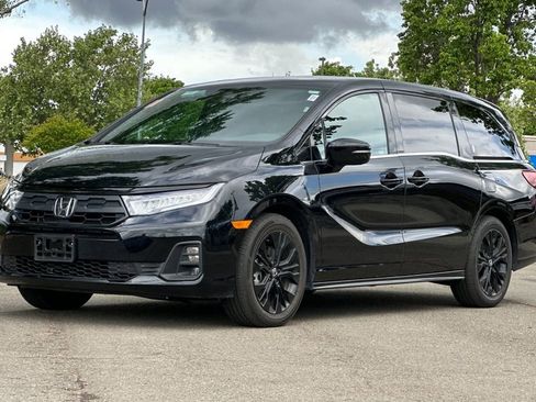 Certified 2025 Honda Odyssey Sport-L image 8