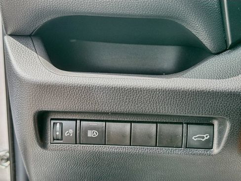 Used 2022 Toyota RAV4 XLE w/ Convenience Package FWD image 20